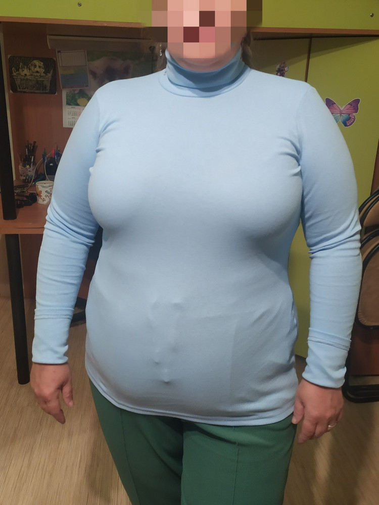 Водолазка очень приятная. Достаточно плотная. Запаха нет совсем. Маленький минус очень длинные рукава. Думаю , придумаю как укоротить. На 52 взяла ххl. Отлично