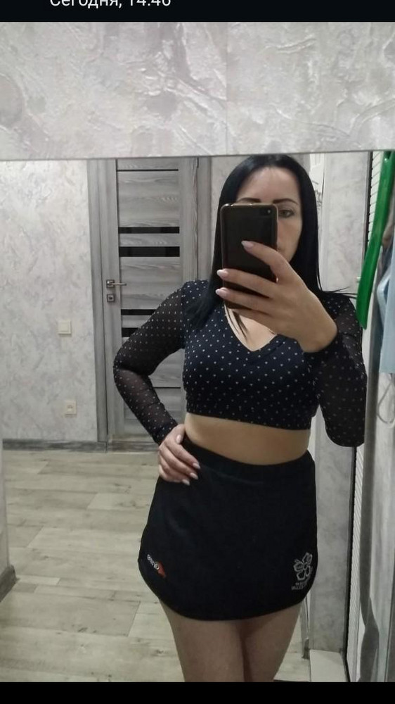 Купальник отличный! Берегу своё тело от солнечных лучей. Нашла именно тот, который нужен мне. 
Под кроп - топ можно надеть любой низ.
 Благодарю производитель и WB