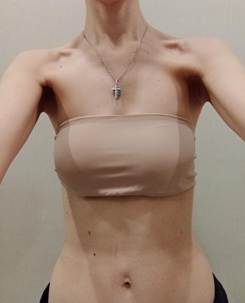 Идеально!цвет,форма,но да,на большую грудь будет узок,брать на размер побольше..