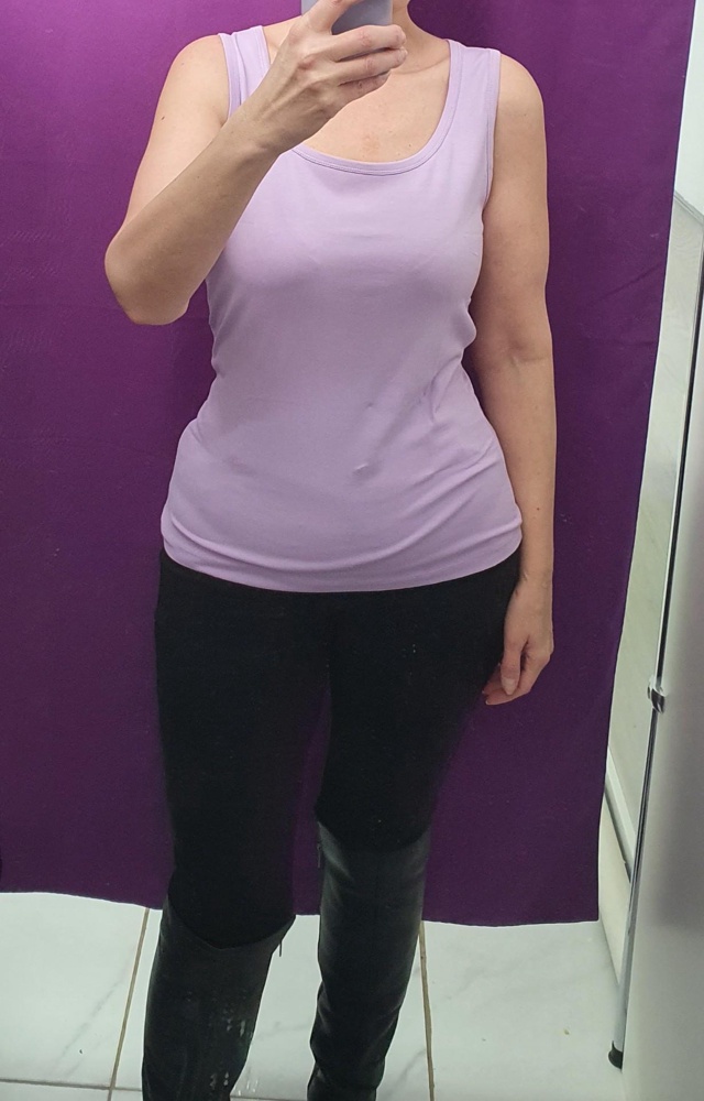 Супер!!! Мягкая, приятная к телу, тянется в меру, все понравилось  спасибо. Кажется немного маломерит, на 48 размер заказала 50- 52.