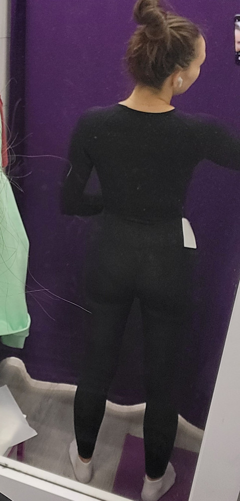 Клёвые, плотная ткань, заниматься удобно!