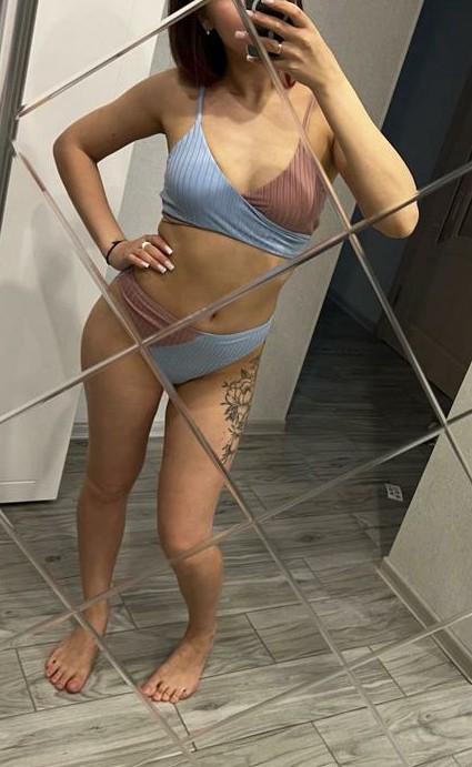 Очень классный купальник размер сел идеально, ткань классная, замечательный голубой цвет с розовым как на фото, своих денег однозначно стоит.