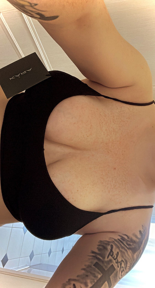 Коротко о товаре: Есть куча разных комплектов ниже по цене, но скажу одно, в этом комплекте супер качество, стильная упаковка,  и получается потратила деньги совсем не зря. Спасибо 😍😍😍