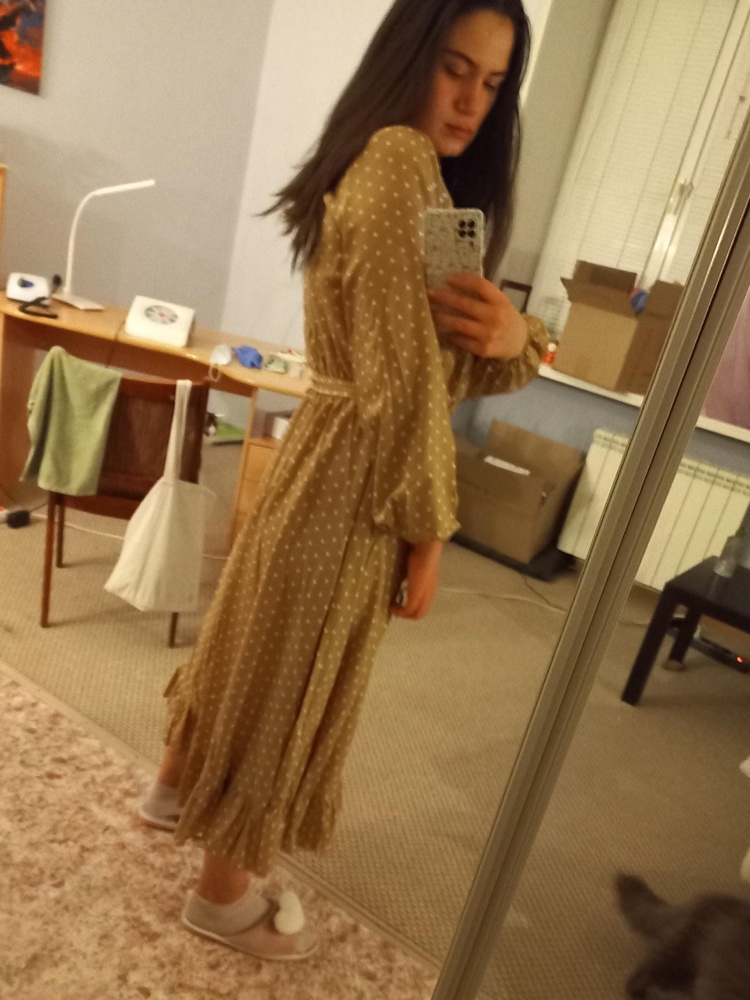 Платье в цвет, длинное на рост 170 идеальная длинна. Смотрится хорошо