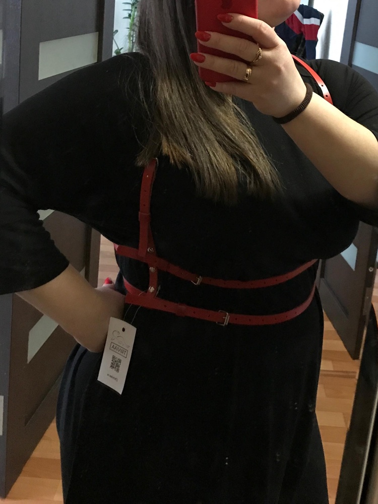 Классная!Для того чтобы освежить образы👍🏻кожа100%