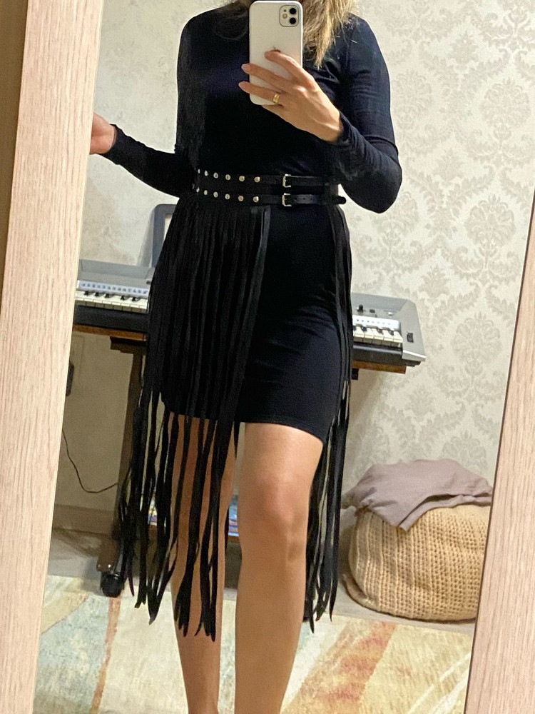 Отличный ремень! Красиво смотрится как с платьем, так и с шортами. Качество хорошее, никаких дефектов не обнаружила. 