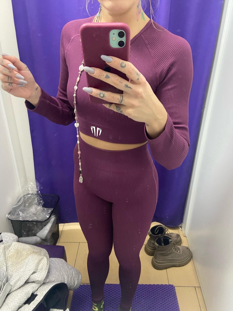 Второй костюм этой фирмы.Цвет супер,сел отлично!