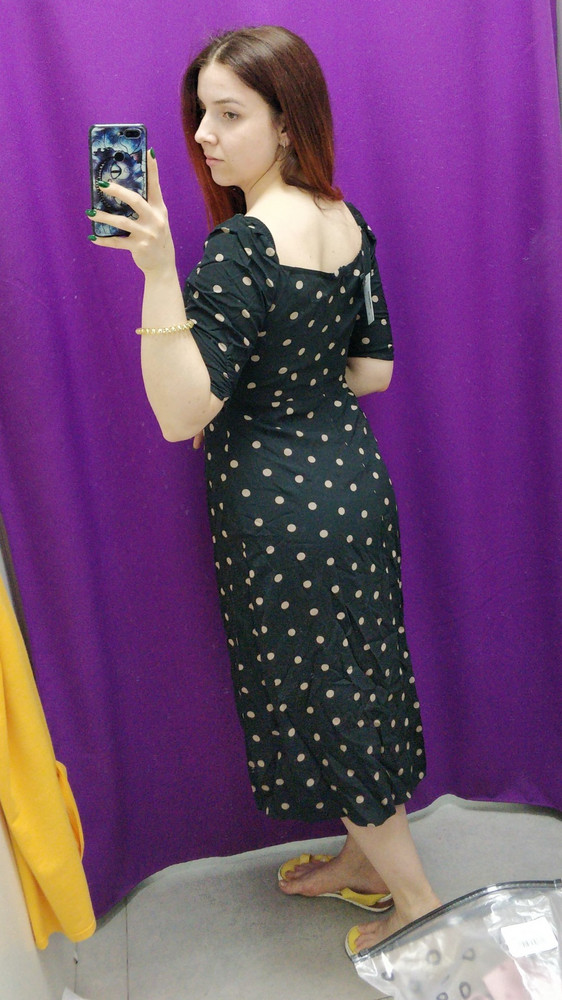 Платье очень понравилось, сшито хорошо, по фигуре ложится, стройность подчеркивает. Ткань летняя, тоненькая, дышит хорошо!