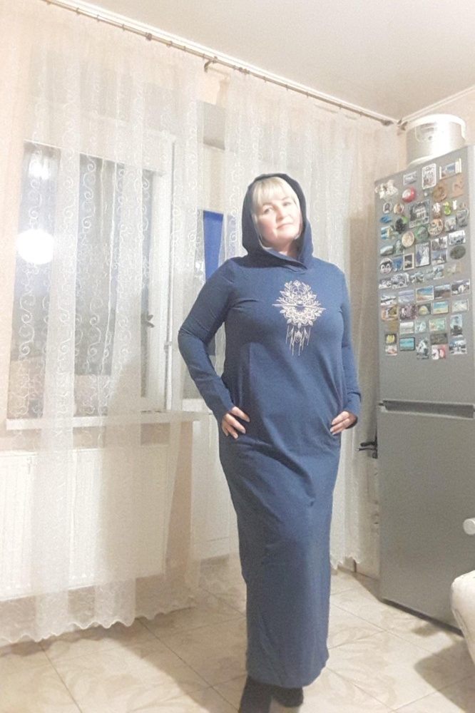 Платье очень понравилось! Плотный хороший трикотаж, интересная модель. Комфортное, уютное, скрывает то что надо. Вышивка "лотос" достойная. Благодарю " Анастейшу" и WB !