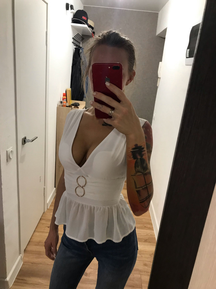 Лиф отличный! Брала специально под большой вырез. Но! Уж оооочень огромный пушап🙈 думала не влезу, но вместились зита и гитой😁 на об 90 и под грудью 71 взяла 75д. Понравилось. Заказала и в других цветах)