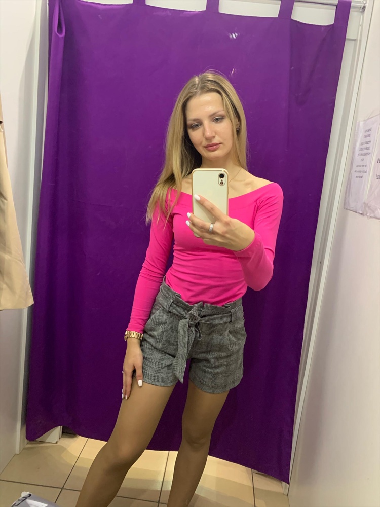 Супер кофточка,у меня размер Xs 