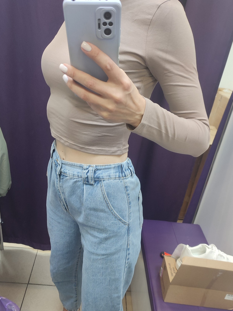 Лонгслив понравился 👍💛 приятный к телу, не просвечивает то есть он в меру тонкий (в прохладный летний вечер либо под косуху)  аккуратно всё прошито никаких дефектов нет, размер соответствует действительности. На рост 175-177 см.заказала размер: L Думаю что в ближайшее время закажу ещё парочку, потому подобные вещи очень практичны в повседневной жизни.