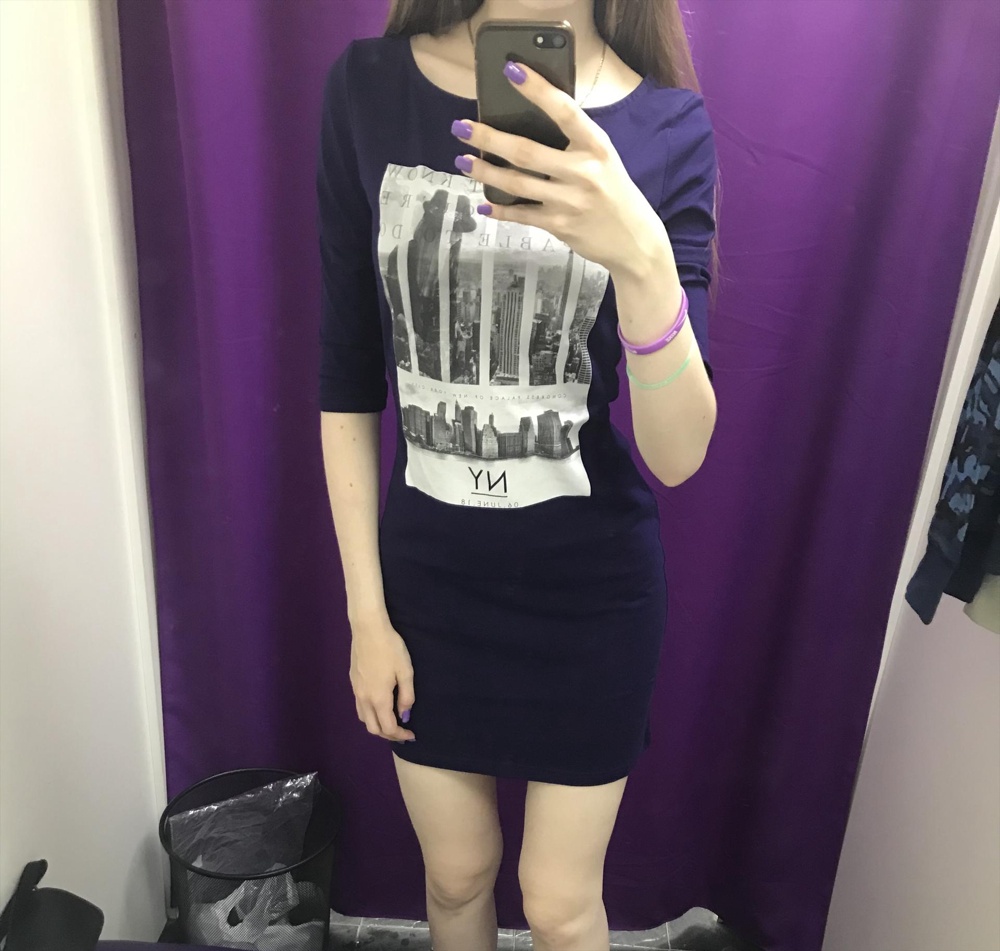 Хорошее, досталось за 144р по Акции, за такие деньги отличное платье, как после стирки будет не знаю