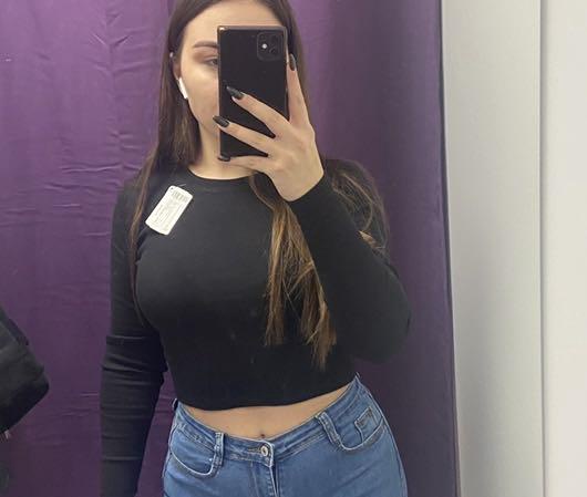 Приятная ткань, рукав не короткий, посмотрим как будет в носке