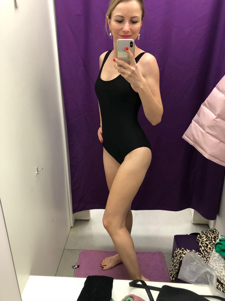 Кто-то вернул, а я урвала исчезнувший 44 размер ))) идеальный! 