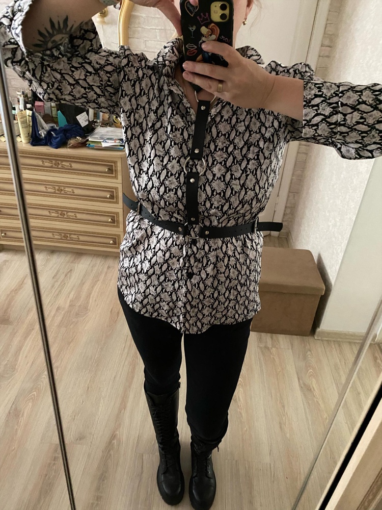 супер!давно хотела такой аксессуар в гардероб, но на 50-52 и грудь 4размера подобрать то,что не будет смотреться нелепо было сложно.Но я нашла свою модель!Спасибо.