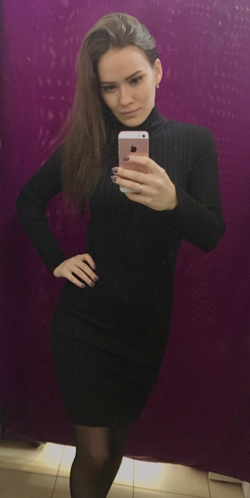 Очень крутое платье!! Мягкое, тёплое! Взяла не думая 😍 чёрный всегда будет актуален..😌 по качеству нет никаких нареканий! На рост 162 чуть выше колена.