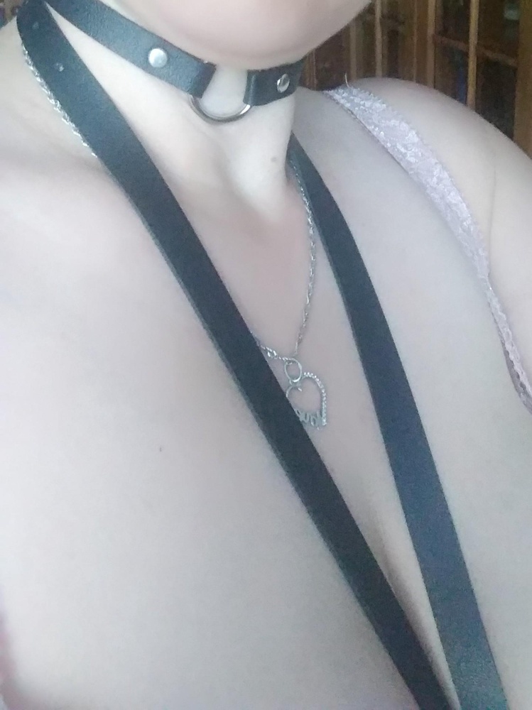 Качество на все 100,тем более товар за такую низкую цену. Доставка быстрая. Приятно удивлена подарком в виде чокера!  В комплекте матерчатый мешочек. Спасибо.