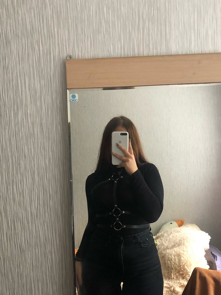 Качество отличное. Я немножко не угадала с размером, надо было поменьше заказывать, пришлось дополнительные дырки делать, и всё равно великовато, ну ладно, может потом перезакажу)