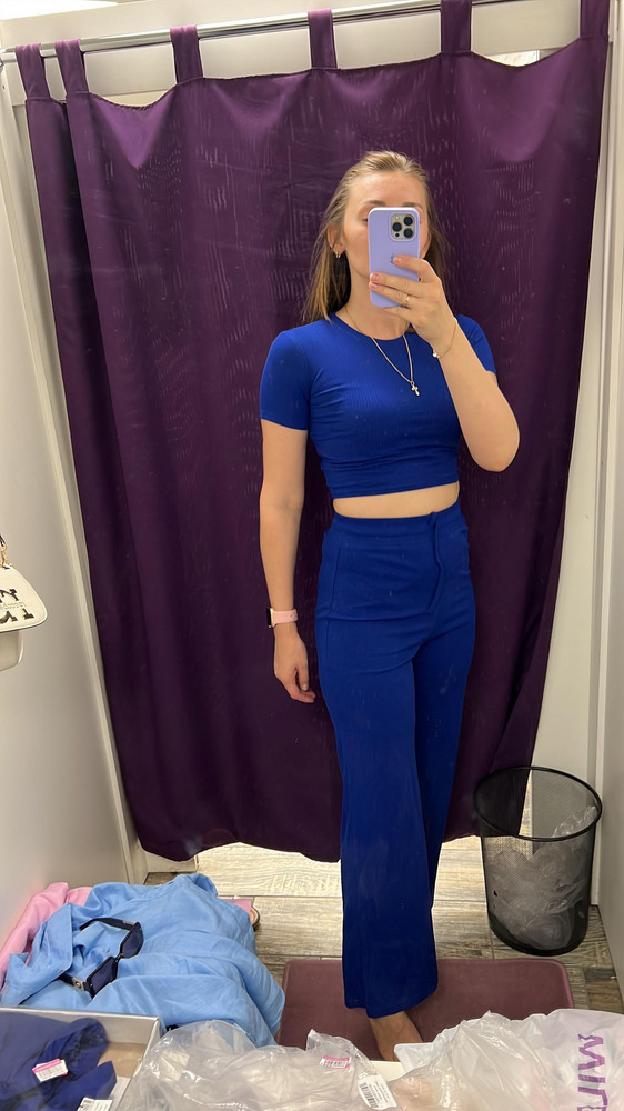 Хороший костюм. Выбрала другую модель.  