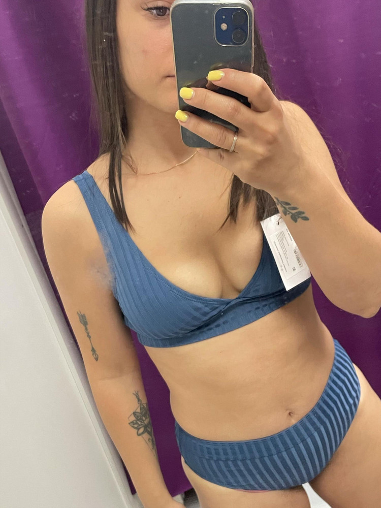 Классный купальник , отказ потому что не подошёл по размеру низ , об 93 маловат , а верх сел отлично , перезаказала размер больше 