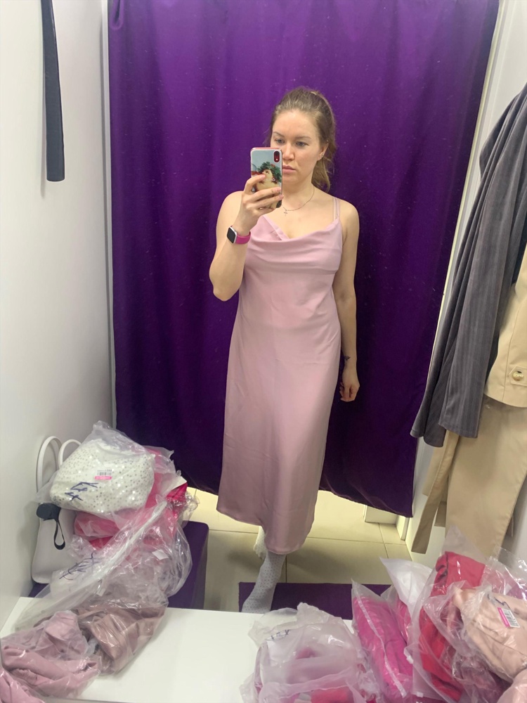 Красивое утонченное . Ткань плотная 