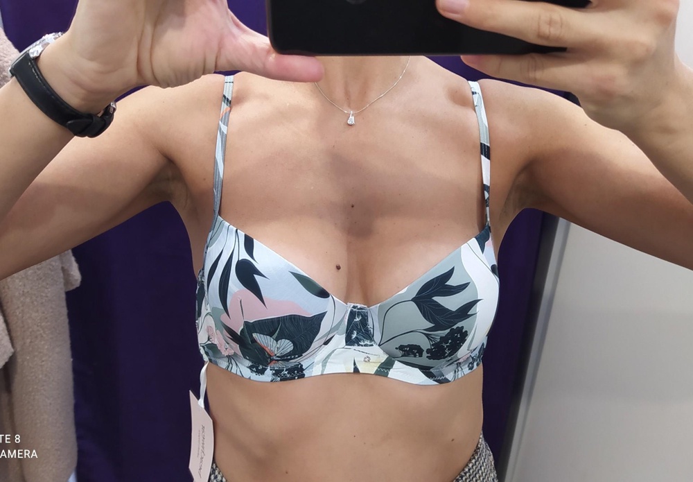 Нормальный такой купальный лиф. Хорошо сидит, форма красивая получается. Забрала. Посмотрим, как переживет море.