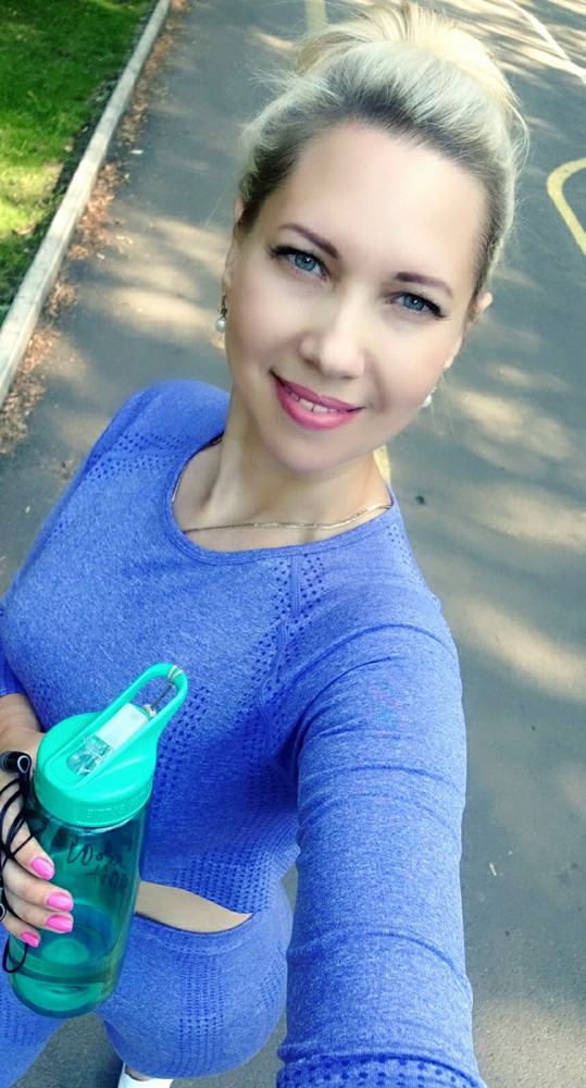 Подошел  и размер и цвет и качество понравилось!