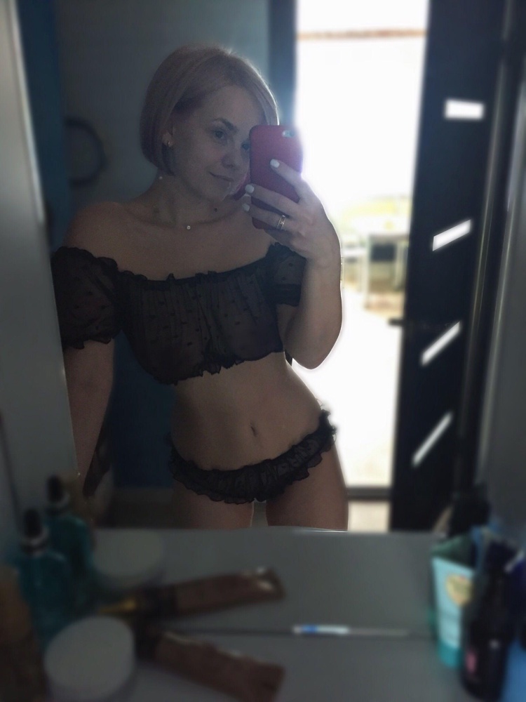 Взяла две расцветки на выбор. Не смогла выбрать) взяла два ) шикарный комплект)