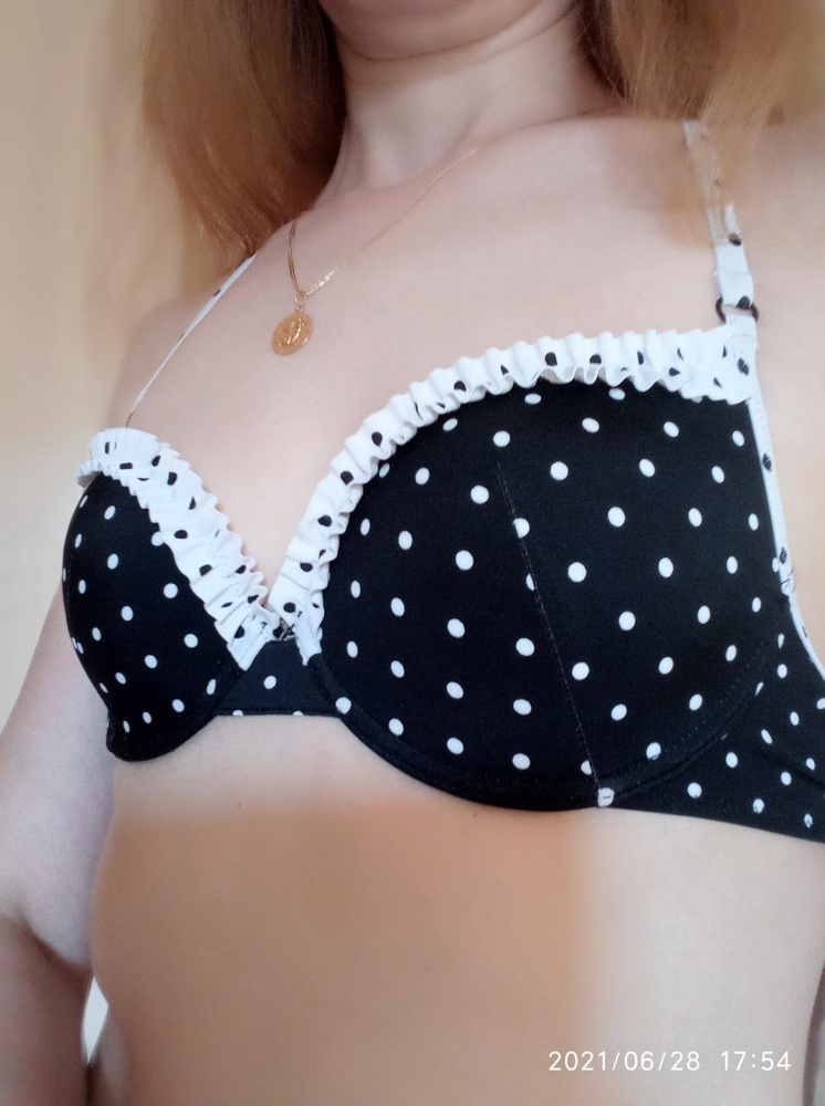 На маленькую грудь (ОГ-82) сел хорошо, трусы регулируются завязками.  