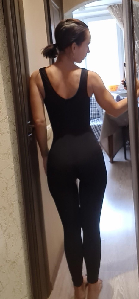 10 из 10, лучше, чем ожидала! Сел как вторая кожа, идет размер в размер. Ткань плотная и очень приятная к телу, не скользит. Очень довольна!