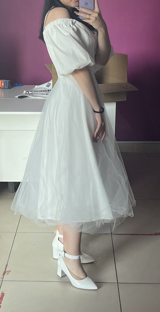 Пришло без дефектов, все супер, по моему мнению размер в размер. Мне больше подошло другое платье, но тем не менее это супер, за него 5 звёзд 🤍