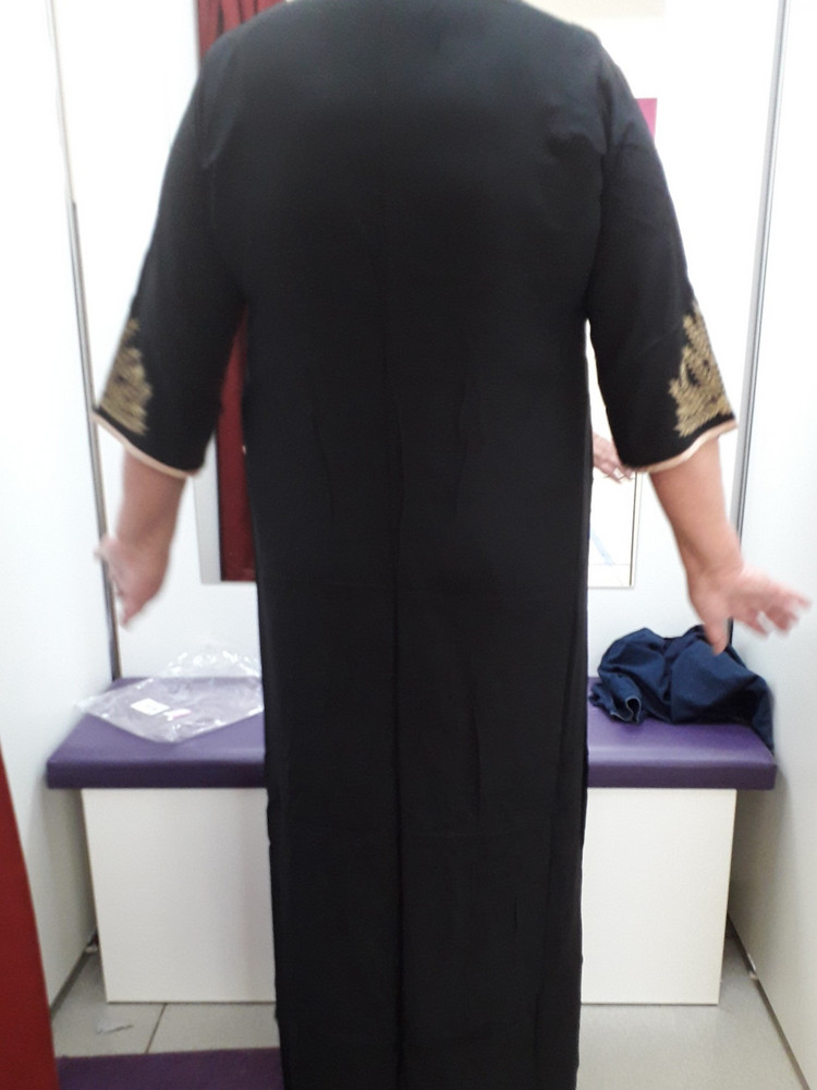 Туника ВАУ, материал вискоза. Легкая, невесомая, не просвечивает! Рекомендую к покупке. На мой 54р, подошел размер 42- 52. Больше размер был бы, еще бы лучше было. У меня просьба к производителям, можно корманы сделать вточенными в швы.  Было бы вообще класс!