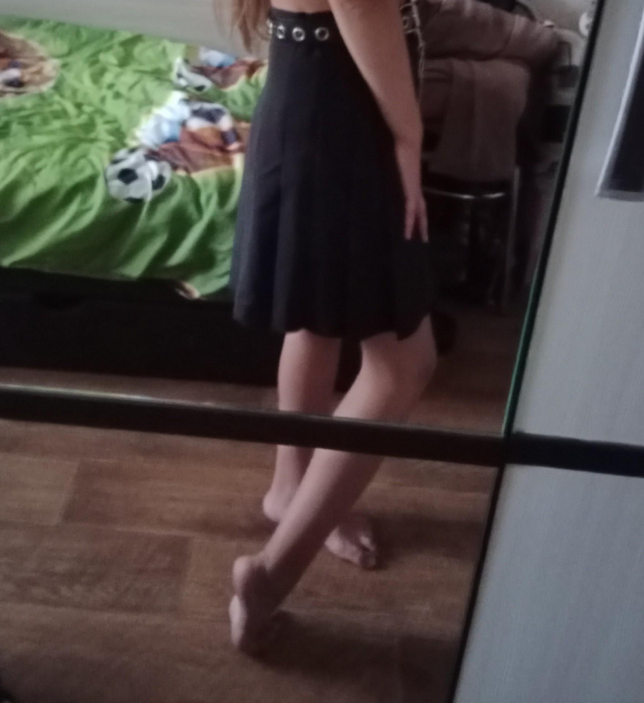 Это просто кошмар, в не юбка я ремень через слёзы, одевала я его одеть не могла!!!! За это только 4 бала, хотела 3 поставить, но не стала?!!!!!