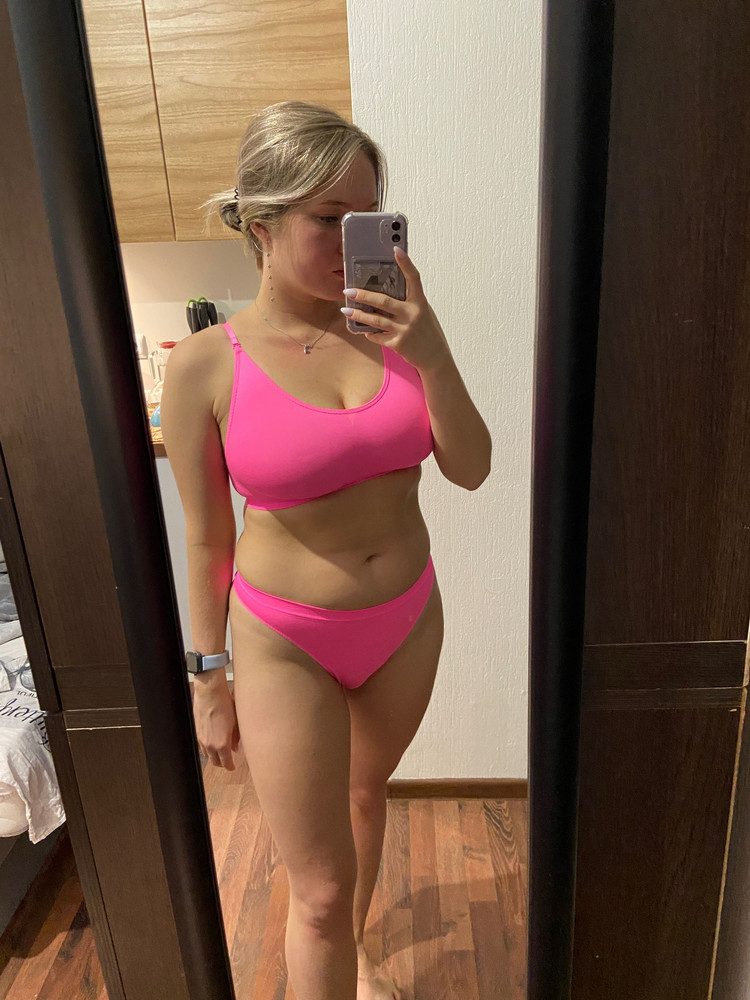 Невероятно крутой комплект. На теле вообще не чувствуется. Заказала еще 3 шт.