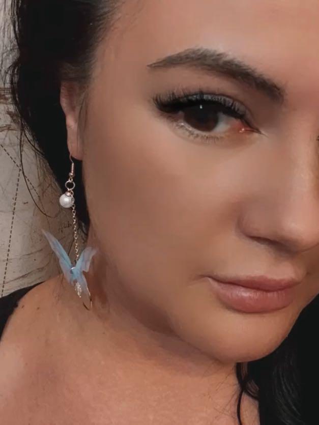 Очень нежные бабочки 🦋 смотрятся очень красиво, рекомендую 