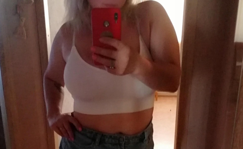 Отличный топ, на 4,5 размер груди сел идеально, вкладыш носить не планирую, а топ отличного качества, советую