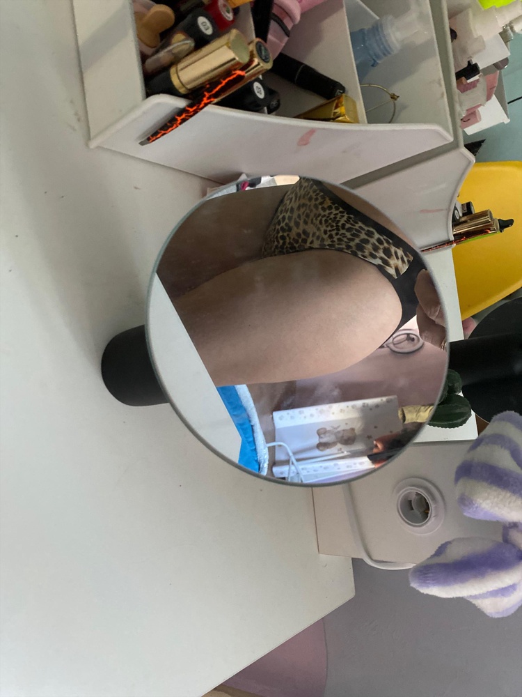 Качество отличное. Размеру соответствует.