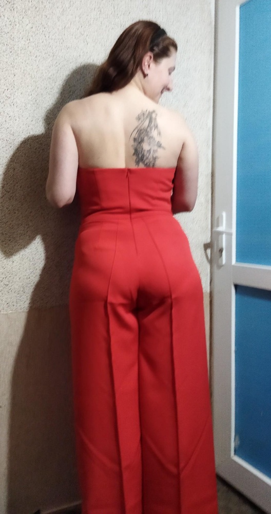 Шикарный комбез! Сел по фигуре.