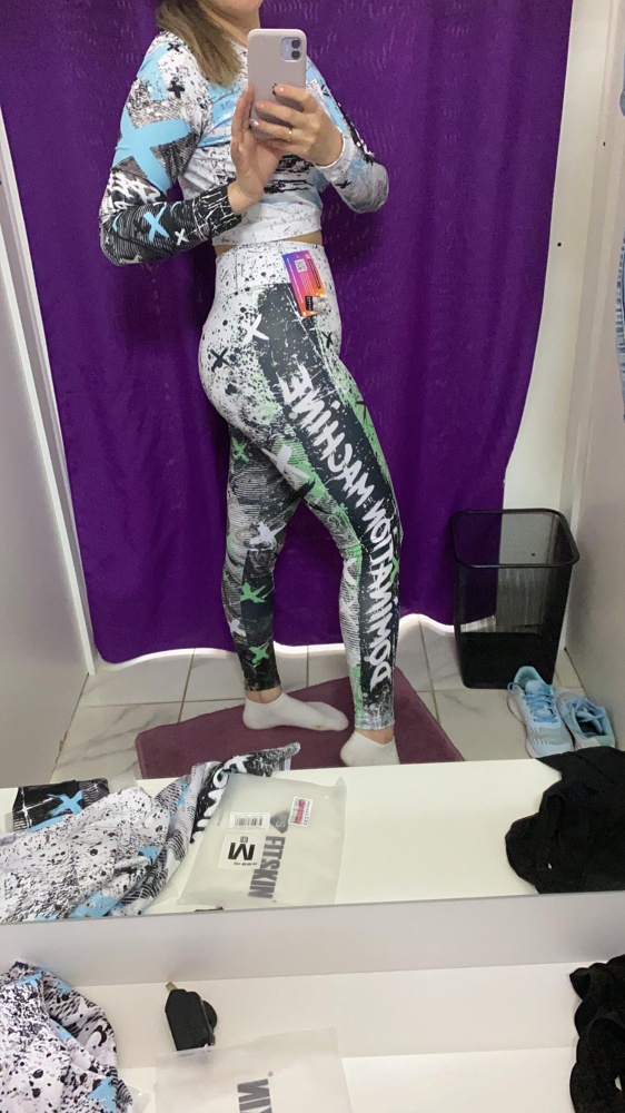 Супер качество ,смотрится хорошо )штаны пришли большие поменяли на М