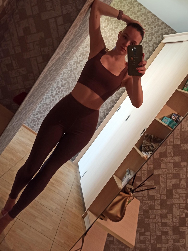 Отличный топ! То что я и хотела, не жмет, хорошо поддерживает грудь!