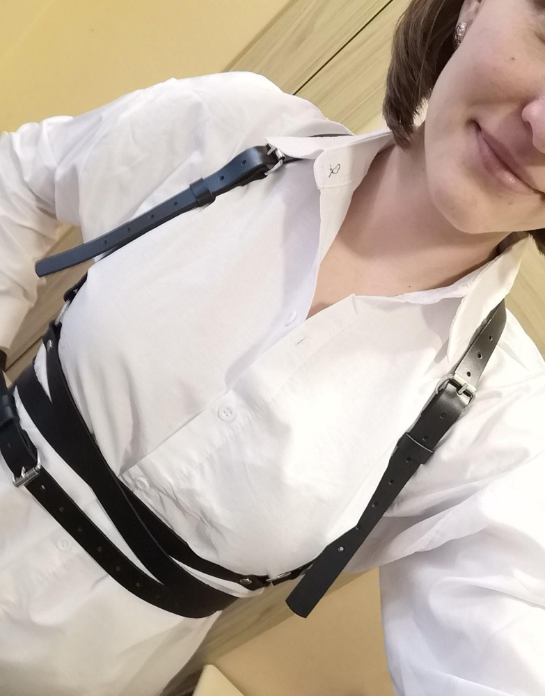 Уф уф! Она прекрасна! Супруг оценил🤘 немного края сыпятся, думаю, что оботрется быстро и все будет гуд! Размер чёткий, на мой 42 отлично села