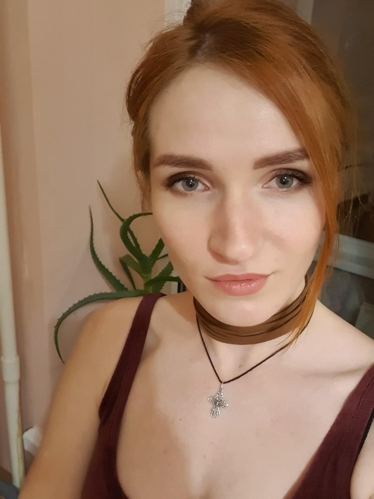 Хорошенький, цвет нейтральный, можно не очень париться с подбором цветов в одежде. Сделан достаточно добротно, немного поджать звено на карабине пришлось, но это не критично.