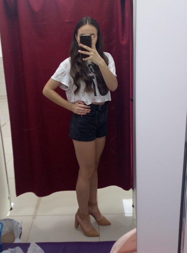 не успела заказать 39, поэтому решила рискнуть и заказать 38,подошёл прекрасно.