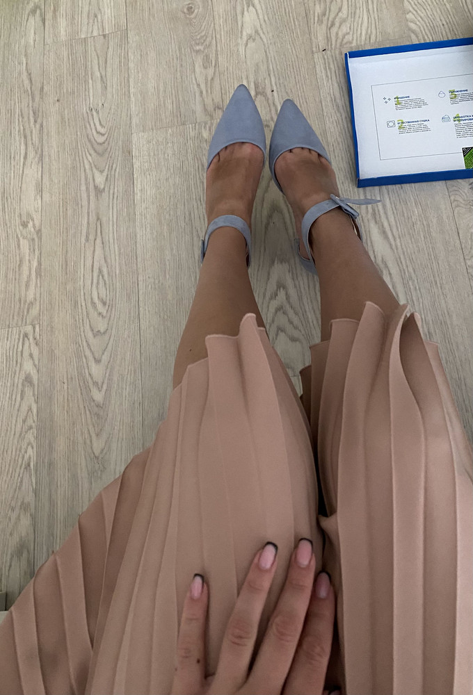 Обалденные туфли, максимально удобные, мягкие, я на каблуках хожу не часто, но в этих хочется ходить каждый день :) Не пожалела, ничего не торчит и тд)) Благодарю ♥️👍