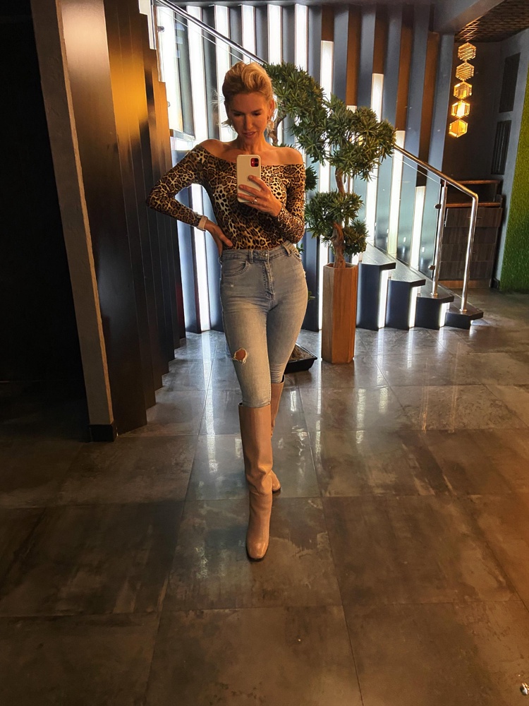 Шикарное боди! Очень приятное к телу. Смотрится очень эффектно👌