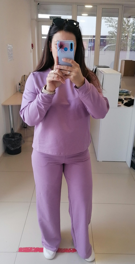 Костюм отличный, в размер, приятный к телу, цвет шикарный, спасибо 🤗