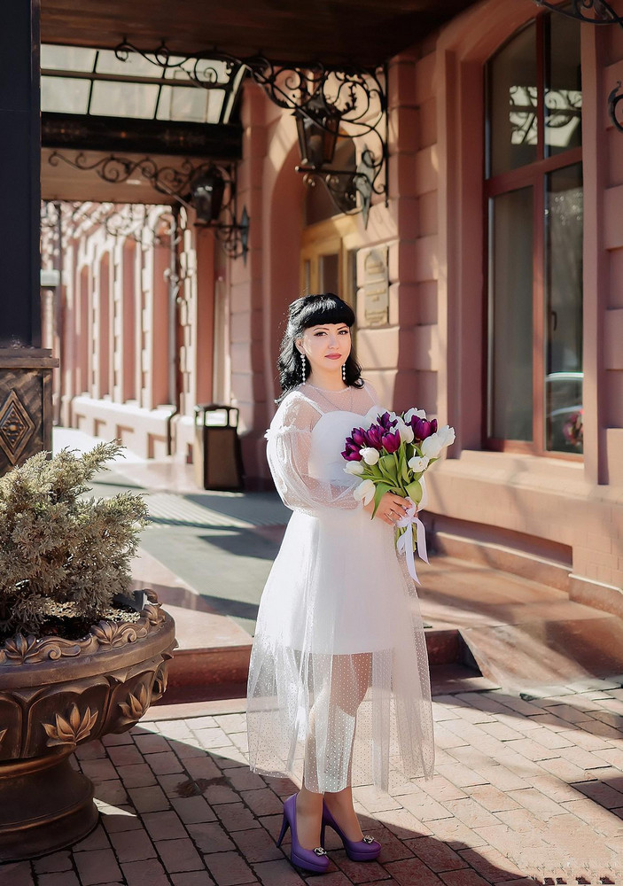 Платье просто супер за такие деньги, для росписи на все 100 процентов. Качество хорошее, швы ровные.