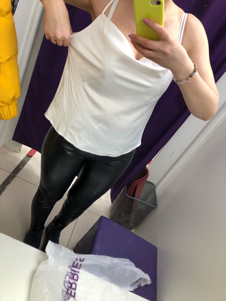 По качеству синтетика,но пошит хорошо . Размер L велик оказался на ОГ-93. Цену можно конечно ниже выставить . 