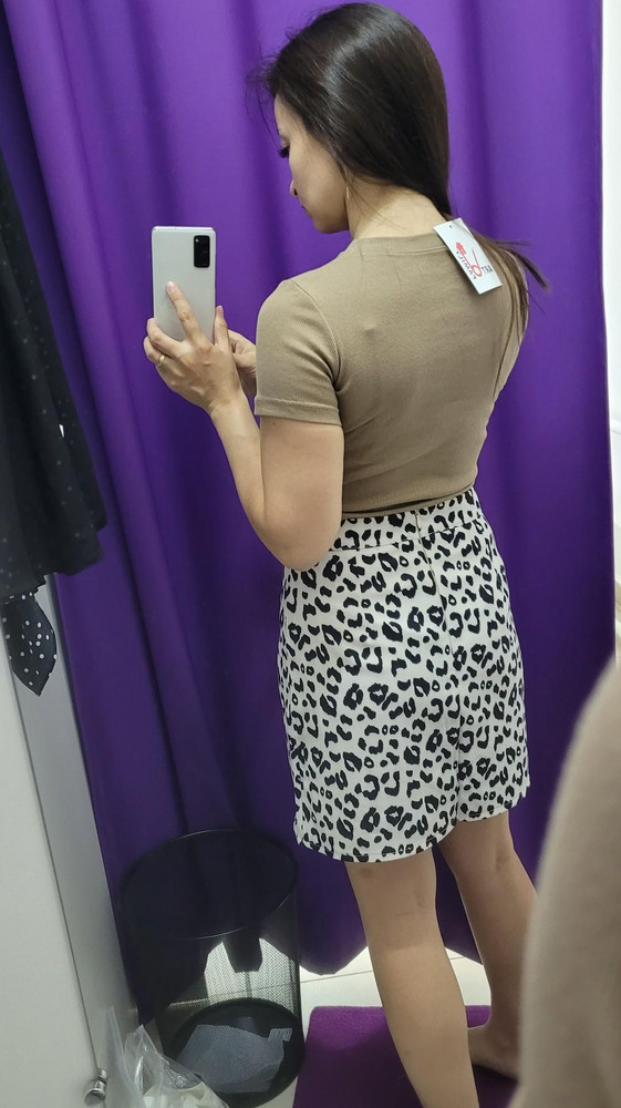 Хороший топ,но выбрала в пользу более короткого